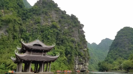 世界遺産チャンアン川下りクルーズ